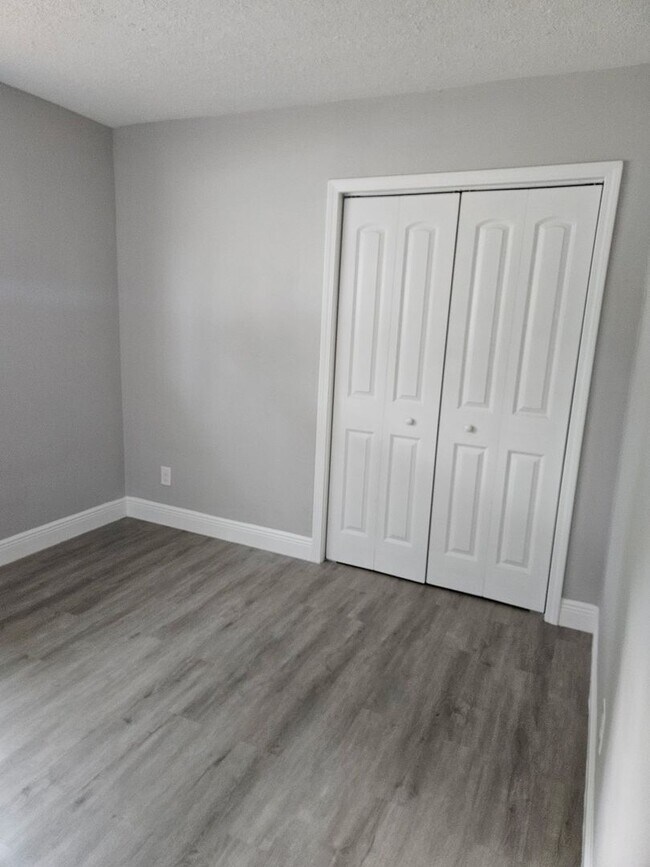 Building Photo - Lots of updates!