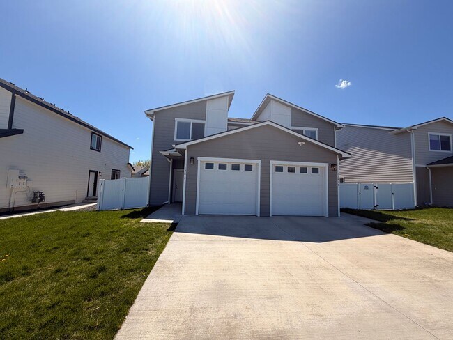 Building Photo - 13817 W Redding Dr