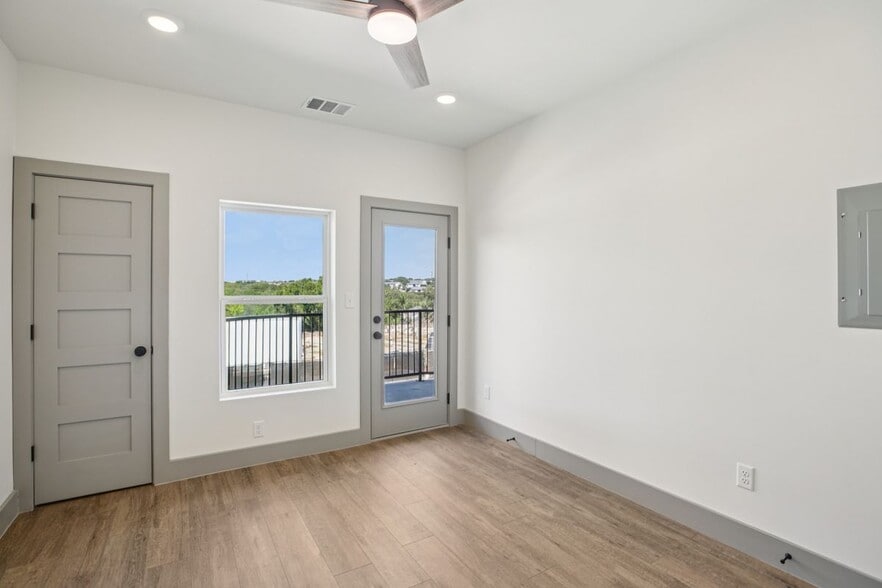 Building Photo - 2450 Wickersham Ln