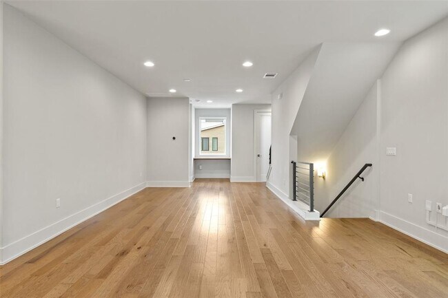 Building Photo - 5202 Pink Poppy Pass