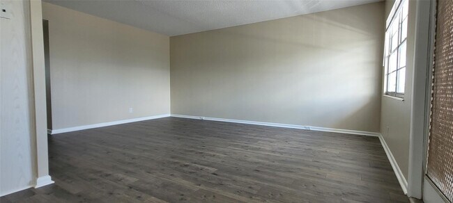 Building Photo - 4070 Exeter