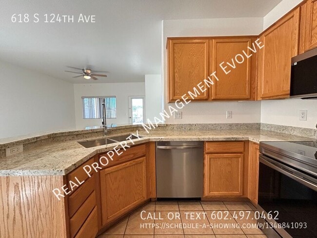 Building Photo - 618 S 124th Ave