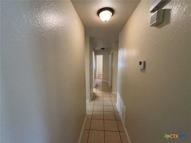 Building Photo - 5302 Jitterbug Ct