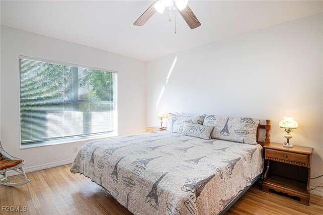 Building Photo - 3032 SW 10th Ave