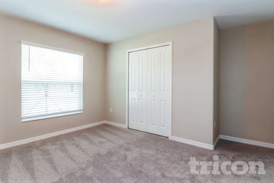 Building Photo - 1724 Broad Winged Hawk Dr