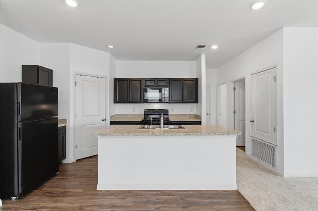 Building Photo - 211 Shiro Dr