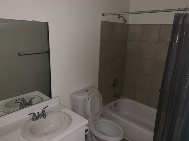 Building Photo - 2008 Mesquite Ln