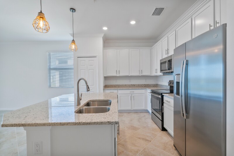 Building Photo - 43040 Greenway Blvd