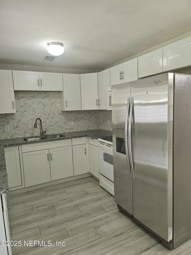 Building Photo - 442 Ameca Ave