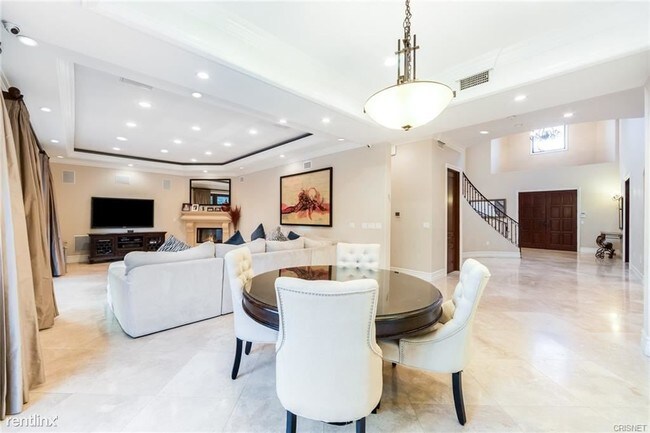 Building Photo - 6 br, 6.5 bath House - 12530 Collins St