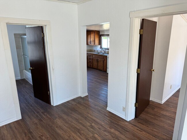 Building Photo - Charming 2-bedroom, 1-bath home in Cottage Grove!