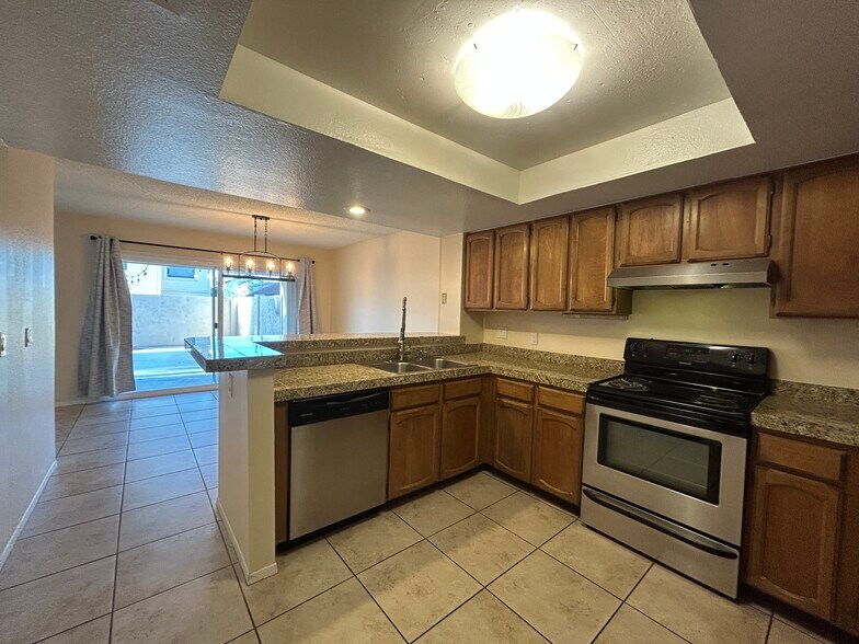 Building Photo - 505 E Kerry Ln