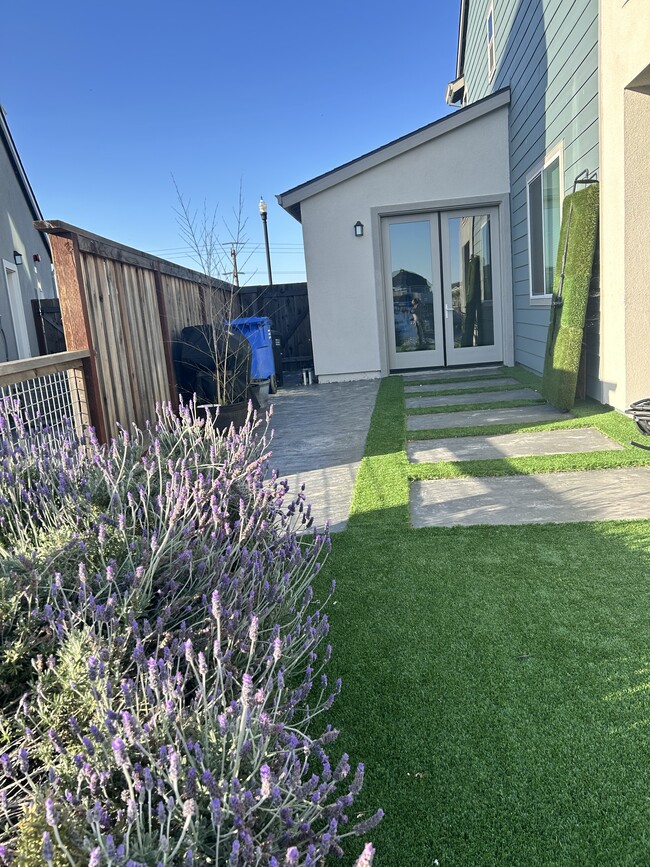 Building Photo - 21 Seaward Ct