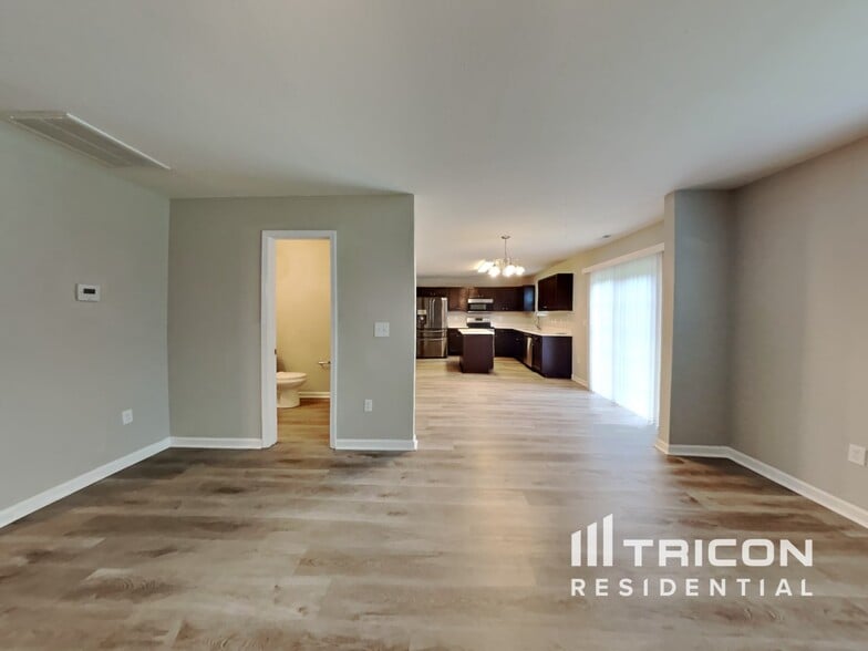 Building Photo - 190 Botanical Ct