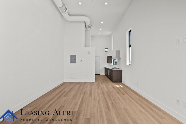 Building Photo - 5617 Klump Ave