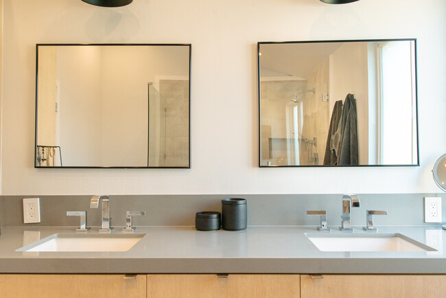 Master Bathroom - 2476 Amherst Ave