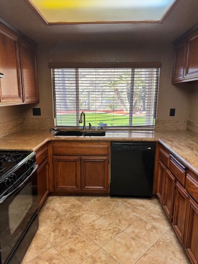 Building Photo - Beautiful 3 Bedroom 2.5 Bath Home!!