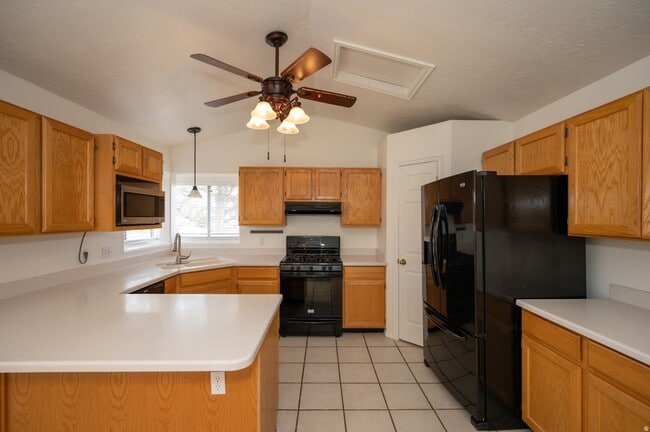 Building Photo - 8004 Old Barn Dr