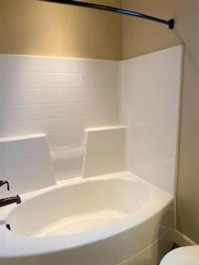 Building Photo - A Secluded, Adorable and Perfect 3 Bedroom Home Now Available!