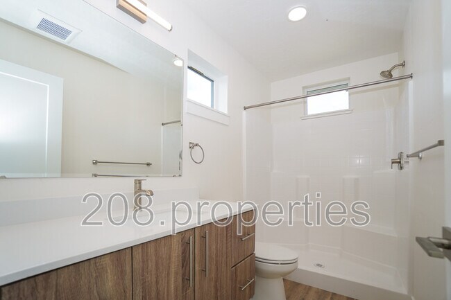 Building Photo - 4632 N Iota Ln