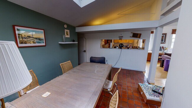 Building Photo - East Rock 3BR/2BA Penthouse | Private Sky Terrace | Vaulted Ceilings | Walk to Yale SOM