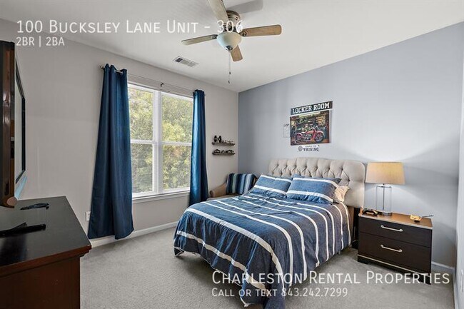 Building Photo - 100 Bucksley Ln