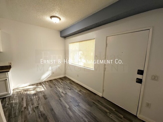 Building Photo - 6673 N Hammond Ave
