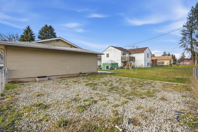 Building Photo - 1916 N 8th St