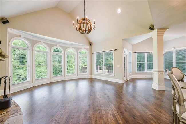 Building Photo - 105 Chablis Ct