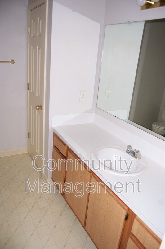 Building Photo - 2639 Nannette Dr