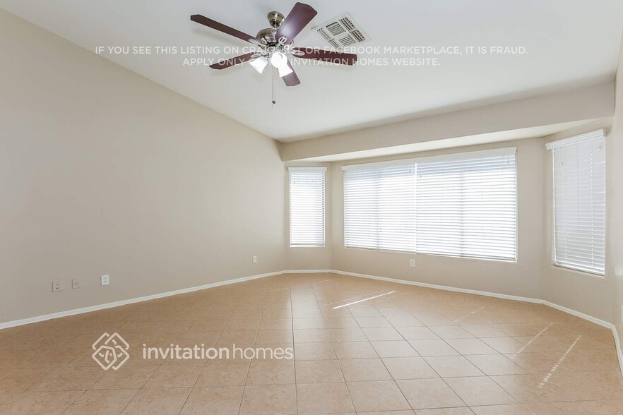 Building Photo - 9121 W MacKenzie Dr