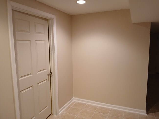 Building Photo - 7001 Chain Fern Ct