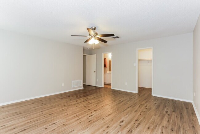 Building Photo - 918 Anvil Creek Dr