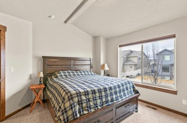 Building Photo - 17415 E Shamrock Ct
