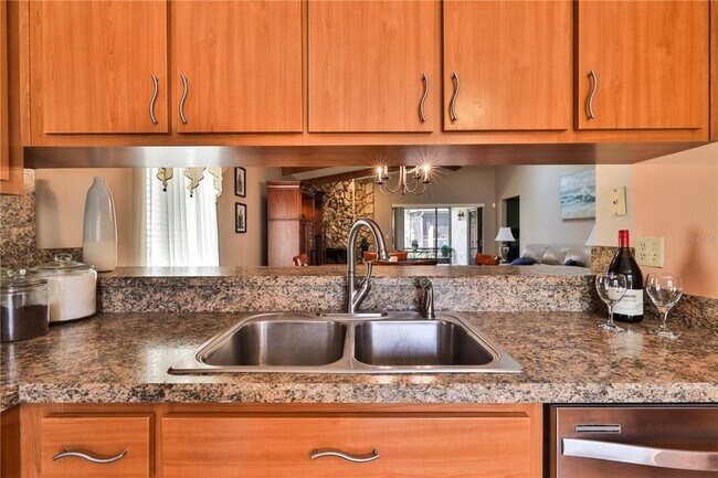 Building Photo - 1455 King Ct