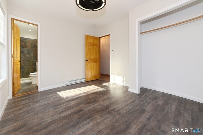 Building Photo - 81 Middletown Ave