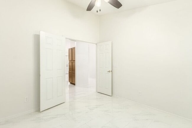 Building Photo - Welcome to this gorgeous neighborhood!