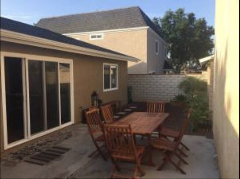 Building Photo - 3845 Hibiscus Cir