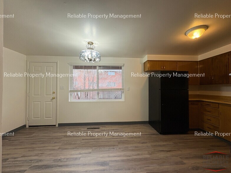 Building Photo - 315 Cottage Pl