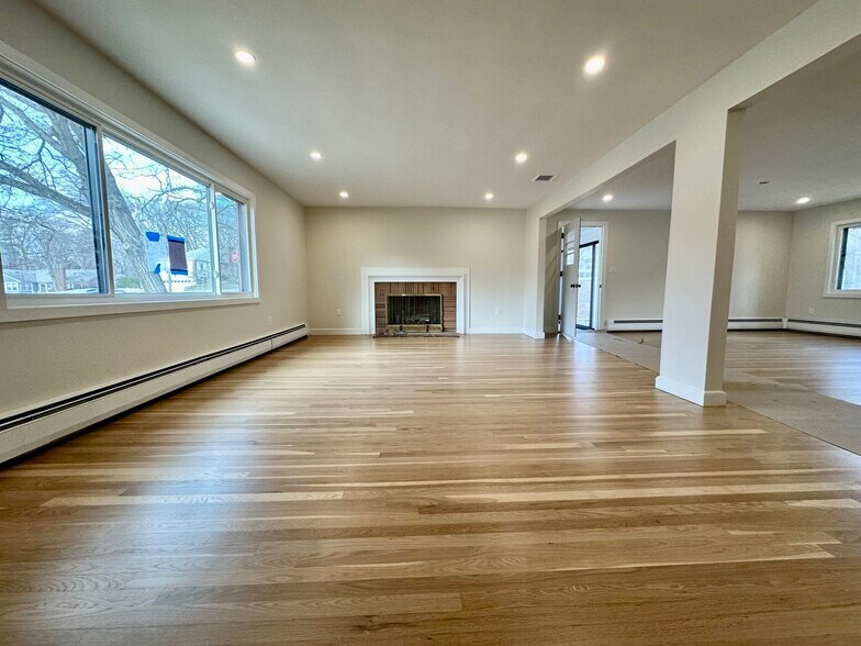 Building Photo - 46 Woodcliff Rd