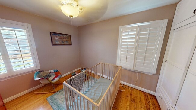 Building Photo - 2/1 +Bonus Room & Garage North Park Charmer!