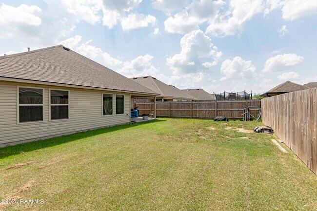 Building Photo - 102 Border Ct