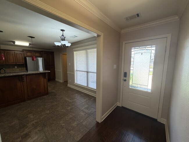 Building Photo - 1417 Puritan Dr