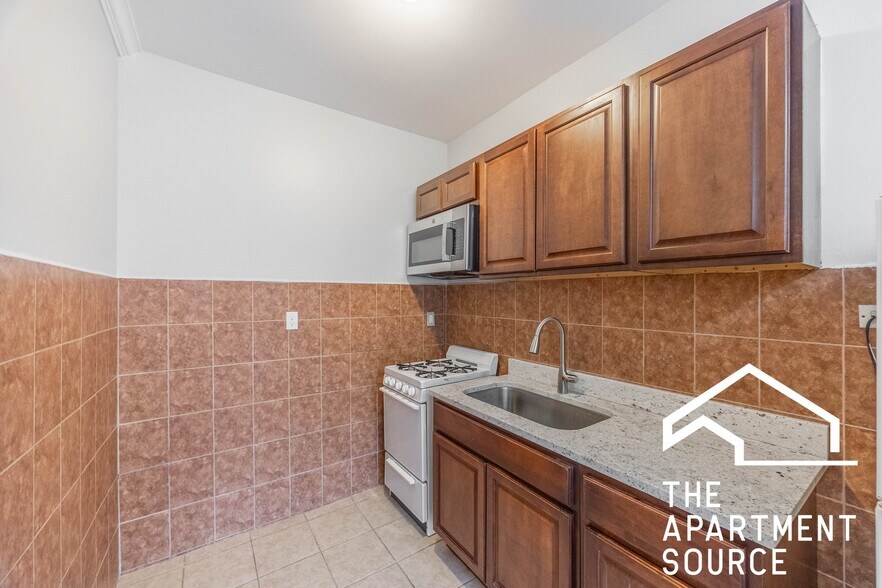 Building Photo - 2712 N Milwaukee Ave