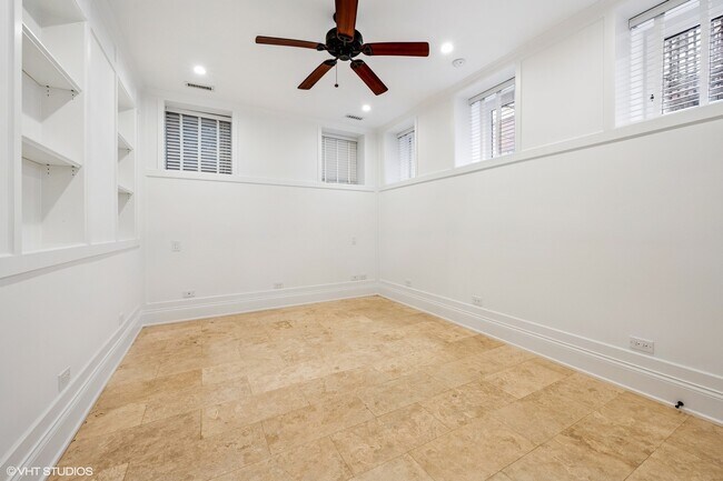 Building Photo - 746 W Belden Ave