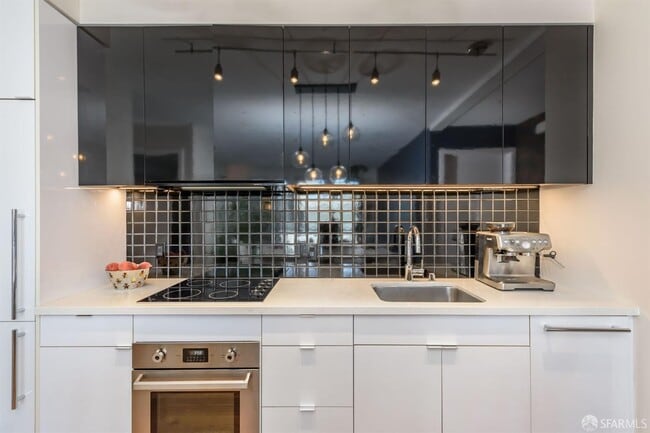 Building Photo - 388 Fulton St