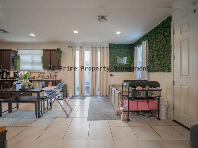 Building Photo - 3814 S 58th Dr