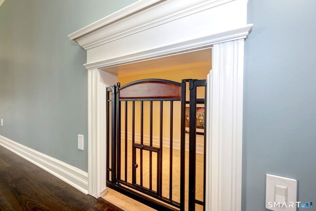 Building Photo - 31 Shawnee Rd