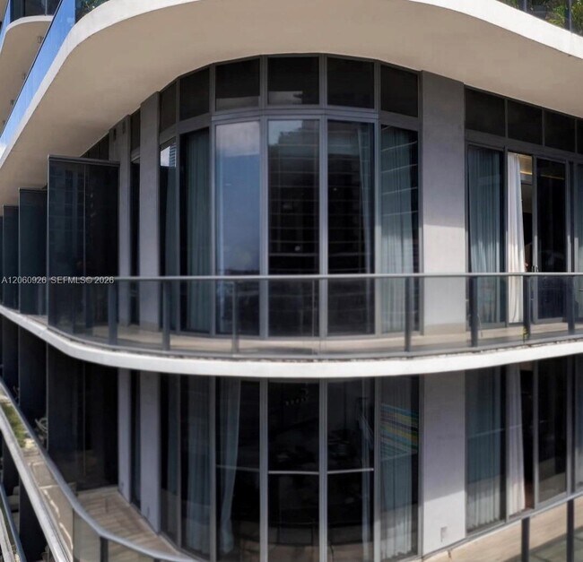 Building Photo - 801 S Miami Ave