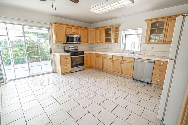 Building Photo - 29717 Hunstock St